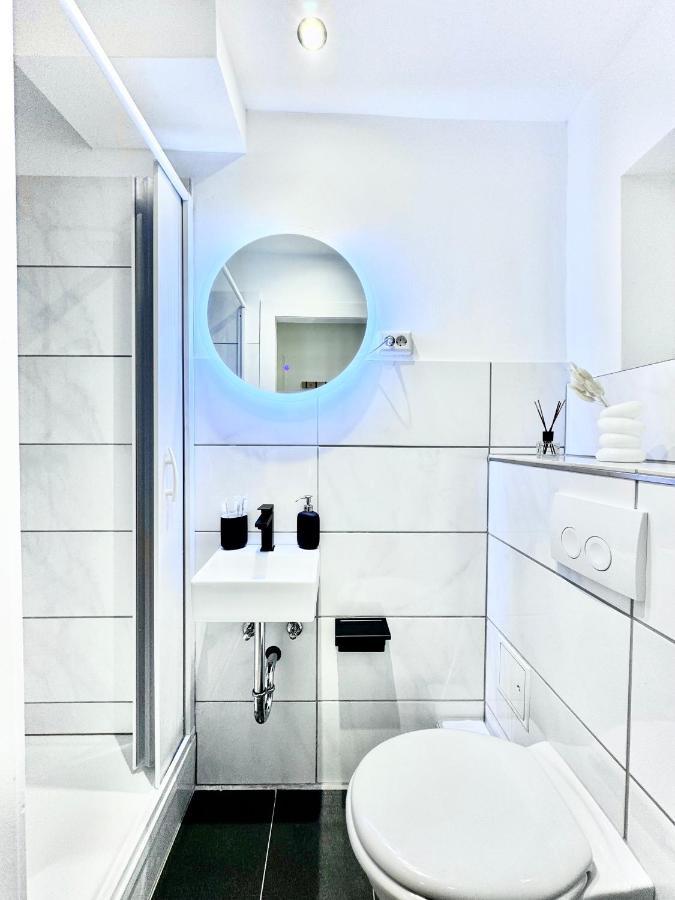 Regency - Traumhafte Zentrale 40m2 Mit Kinoleinwand, Wifi Und Netflix Apartment